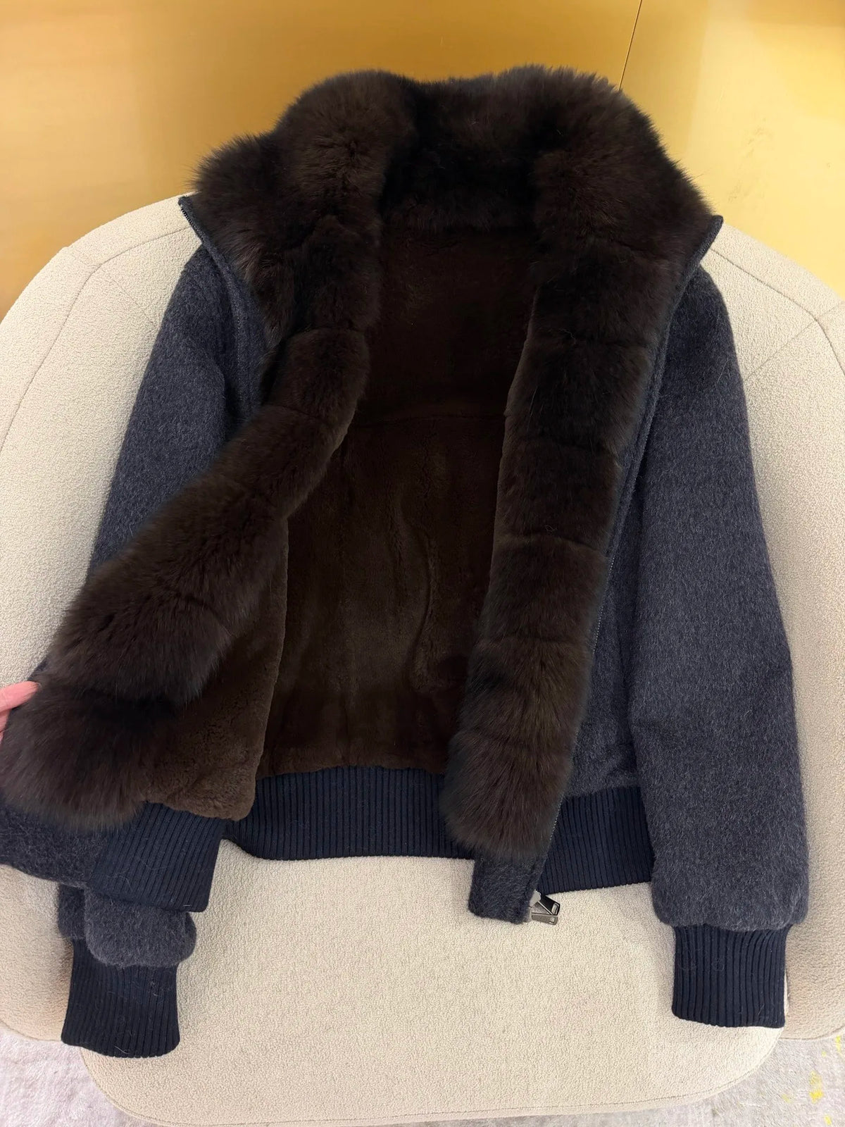 Veste bomber femme zippée à col fourrure – CLEVI Paris