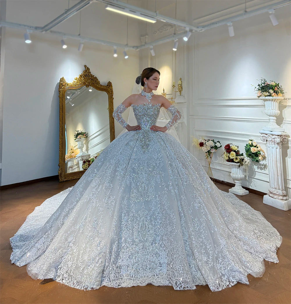 Robe de mariée fleurie épaules dénudées – CLEVI Paris