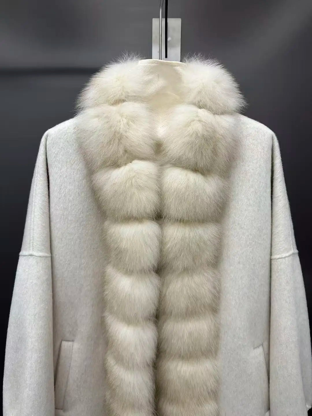 Veste femme en laine à bordure fourrure – CLEVI Paris