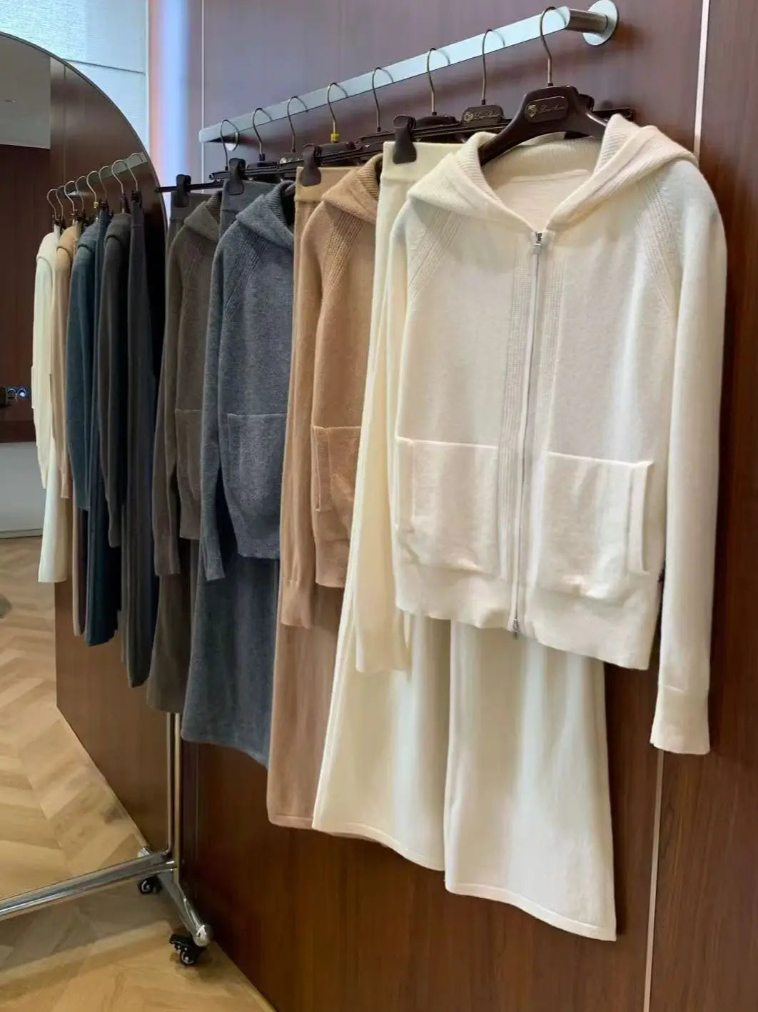 Ensemble laine et cachemire femme à capuche – CLEVI Paris