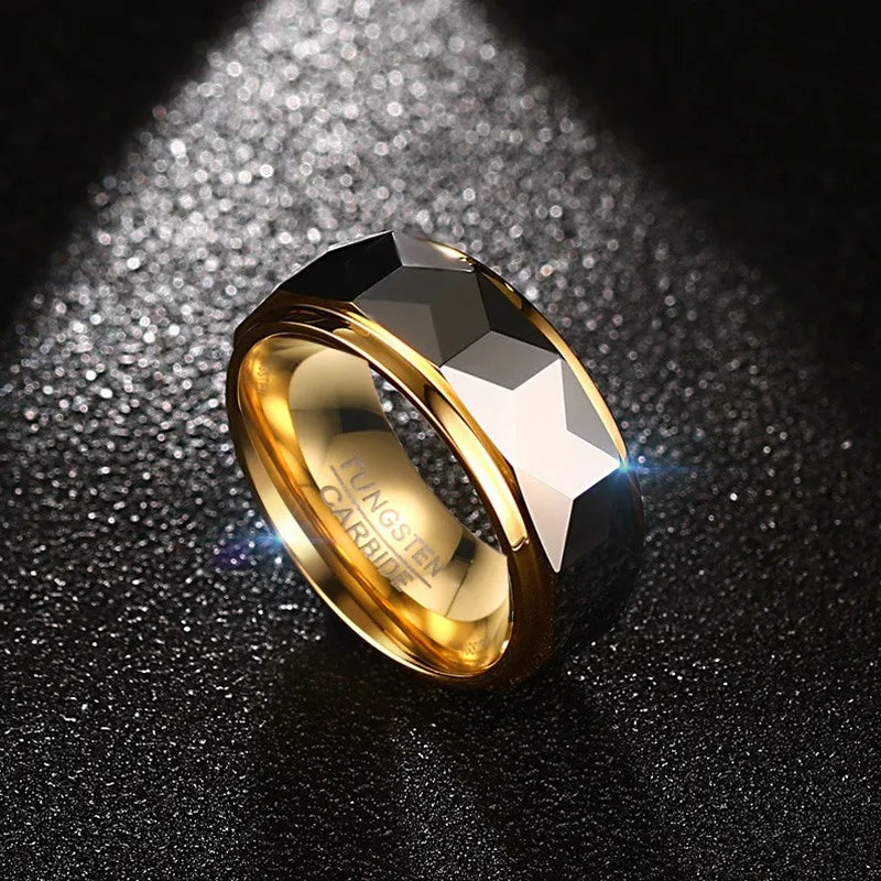 Bague Unisexe en Tungstène Doré Facetté 8 mm – CLEVI Paris