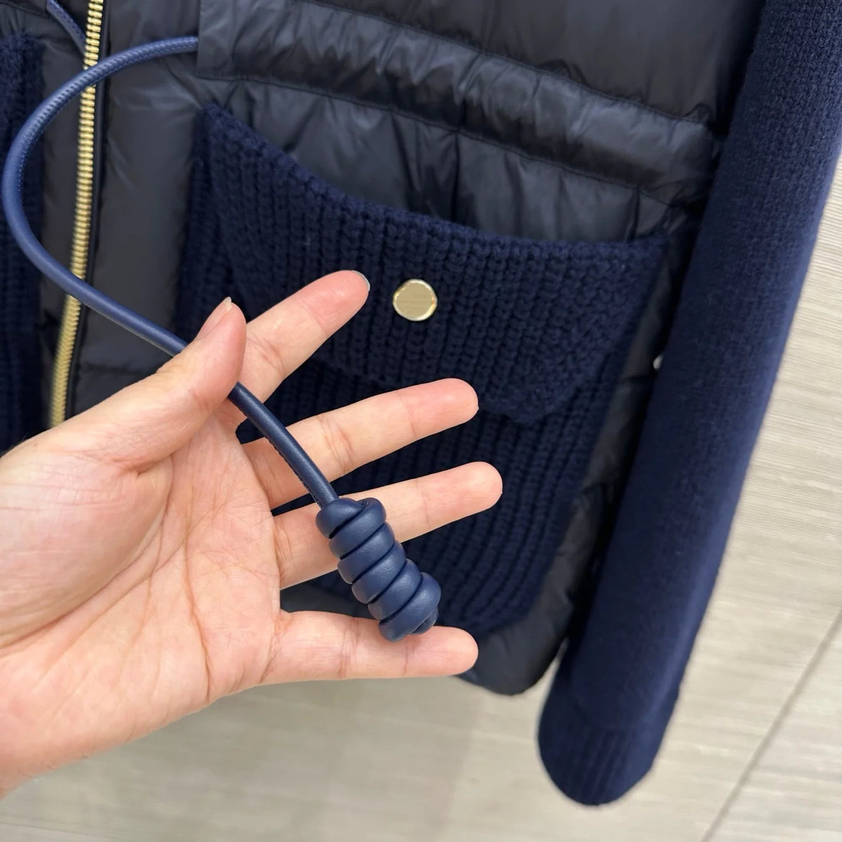Veste femme en maille et duvet zippée – CLEVI Paris