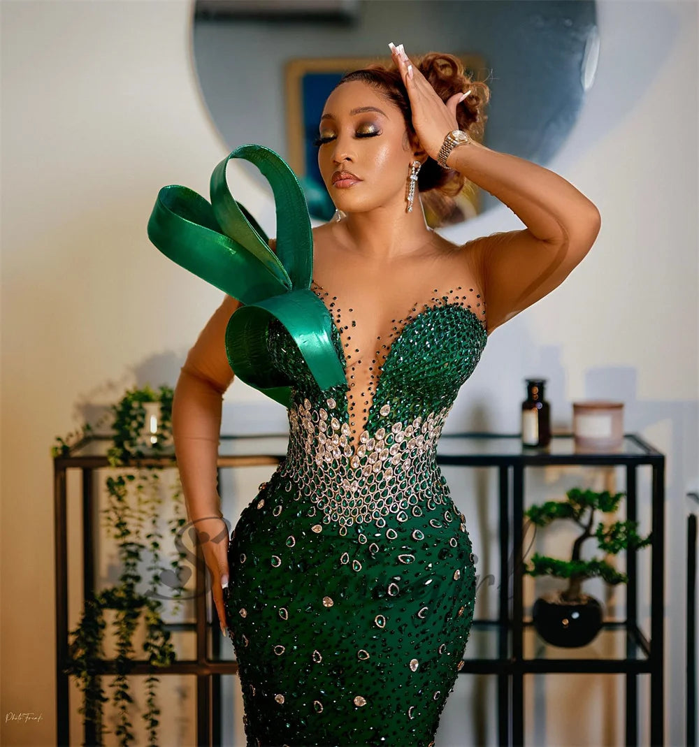 Robe de bal sirène à paillettes col V – CLEVI Paris