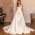 Robe de mariée sirène en satin à volants – CLEVI Paris