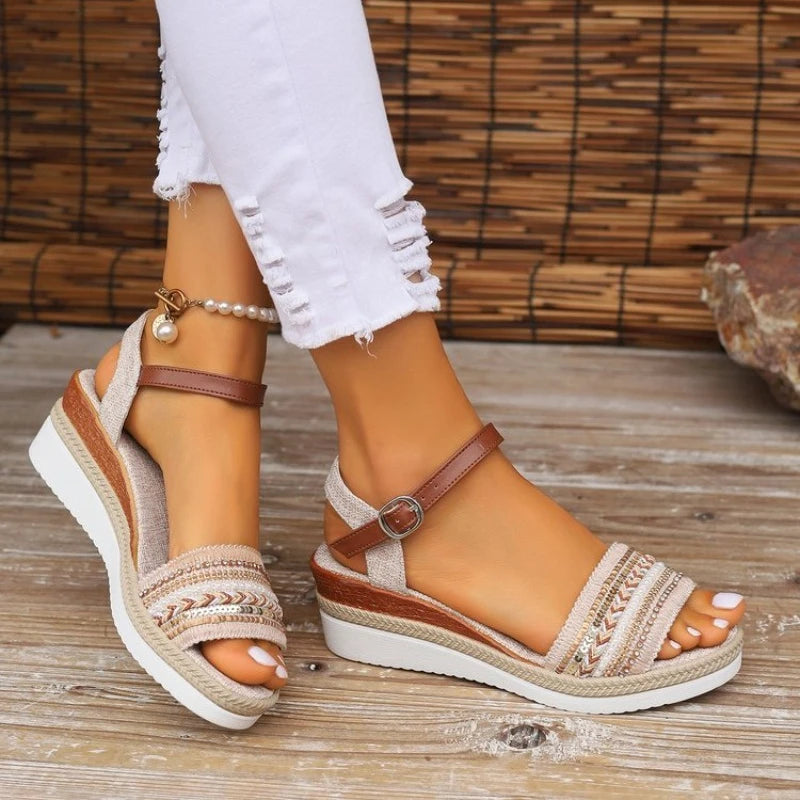 Sandales femme tressées à talon compensé – CLEVI Paris