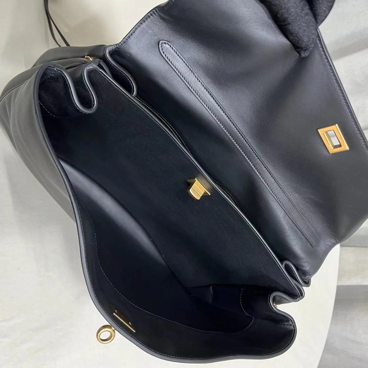 Sac Baguette Cuir Vache Artisanal Grande Capacité 28x20cm – CLEVI Paris