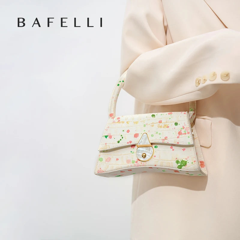 Sac à Main Femme Cuir Véritable Demi-Lune Motif Floral Fermeture Cadenas – CLEVI Paris