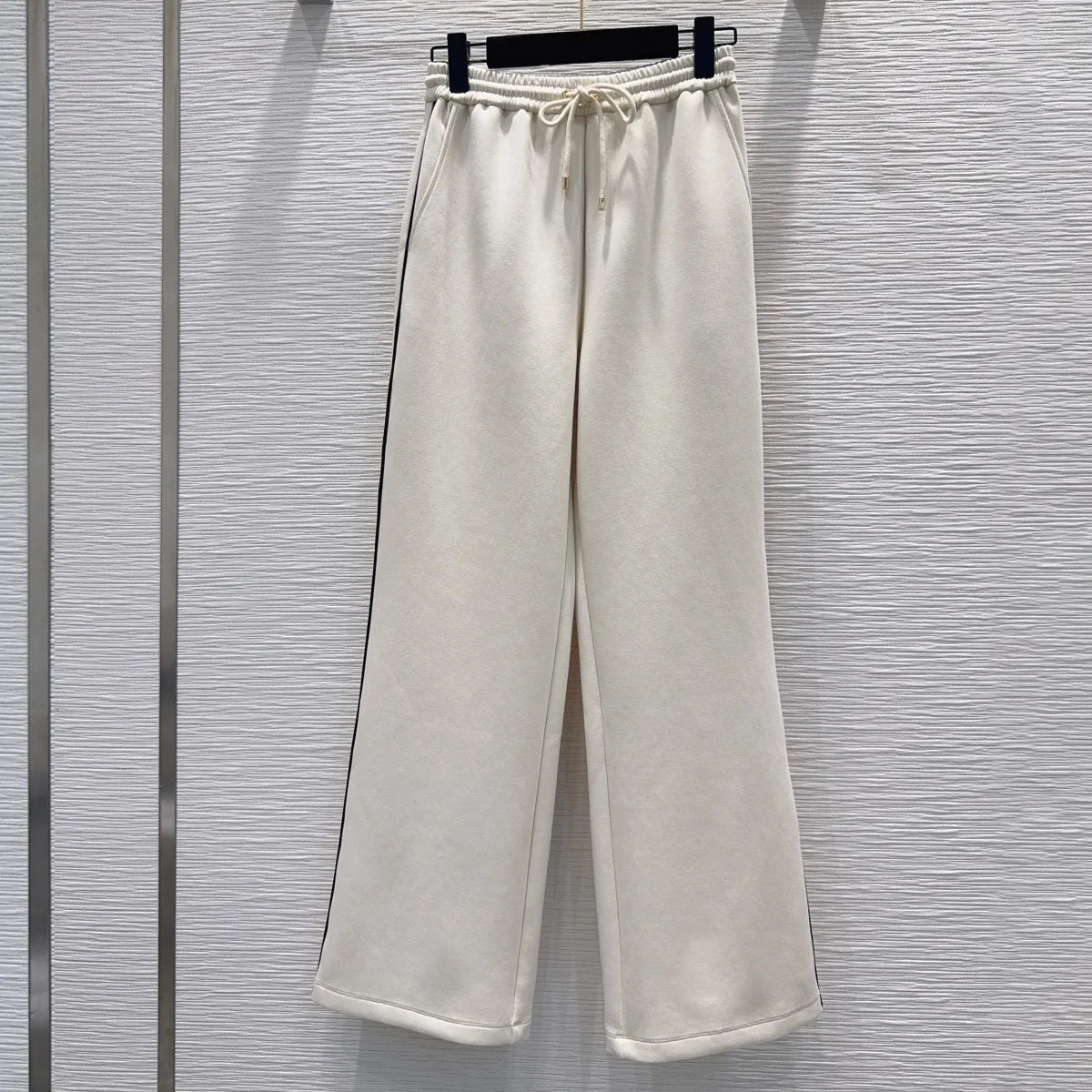 Ensemble femme veste zippée et pantalon large – CLEVI Paris