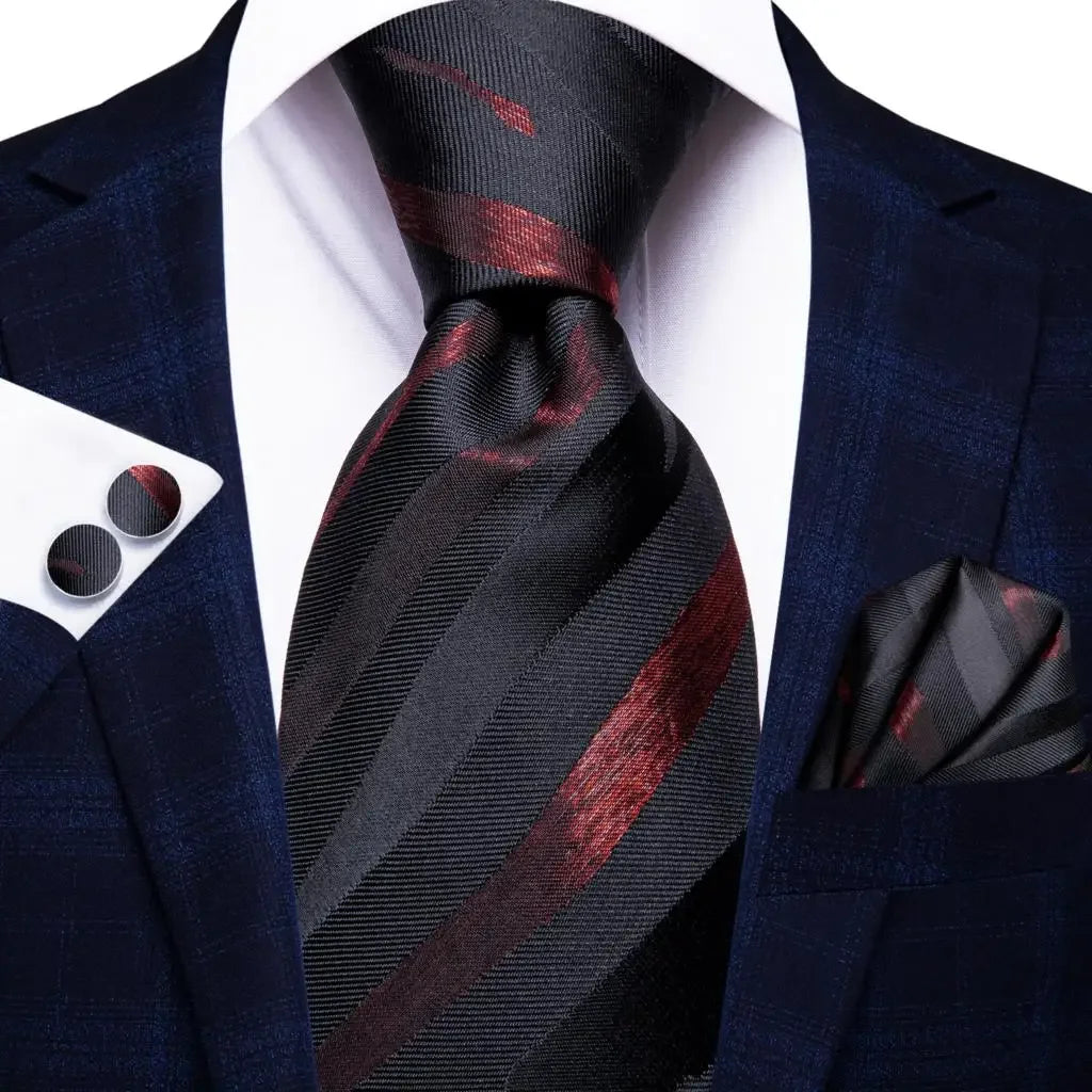 Cravate homme unie, style formel – CLEVI Paris