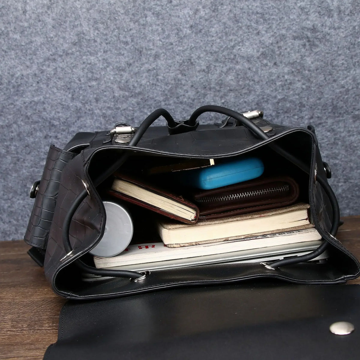 Sac à Dos Cuir Vachette Motif Crocodile Homme Laptop – CLEVI Paris