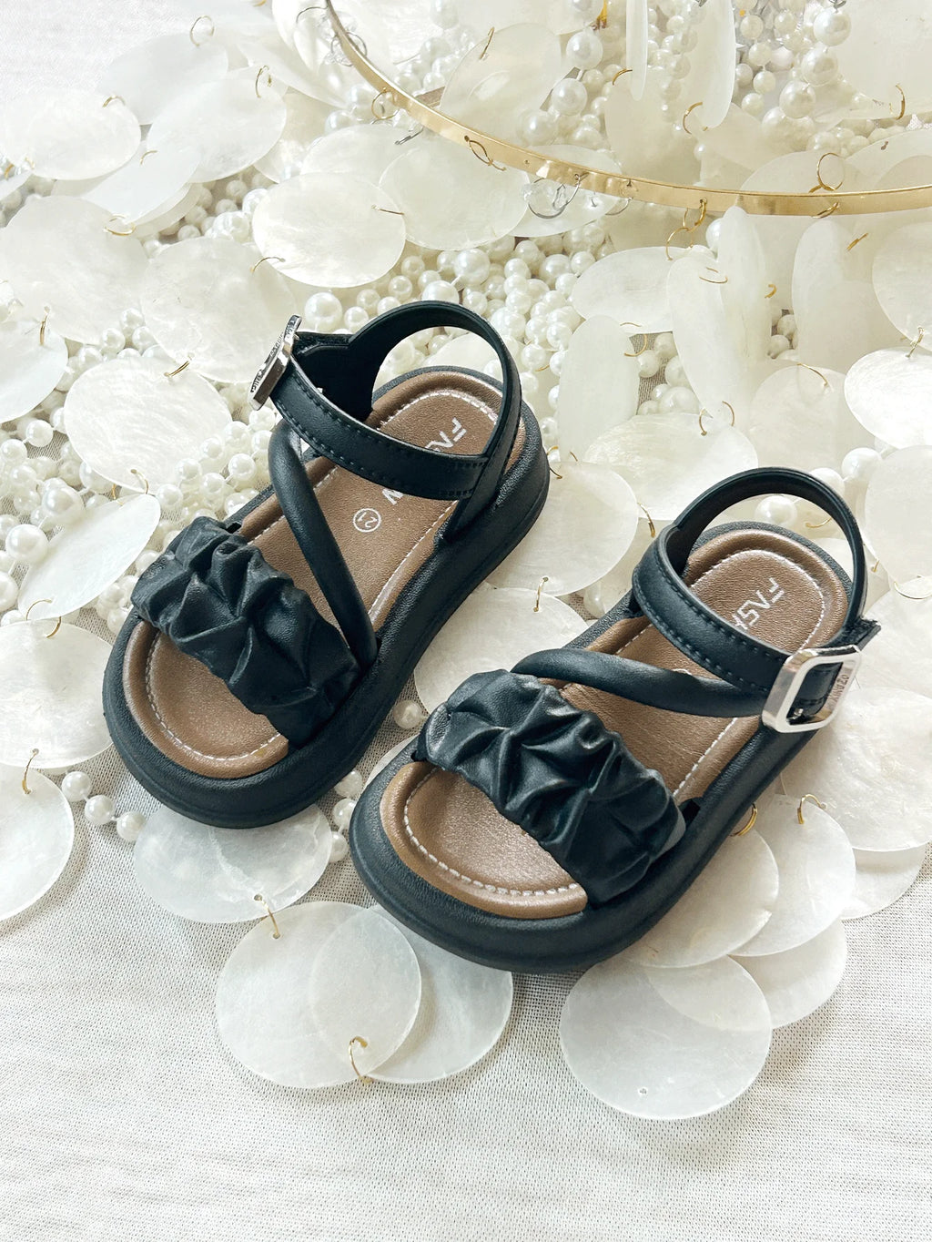 Chaussons fille à nœud en PVC – CLEVI Paris