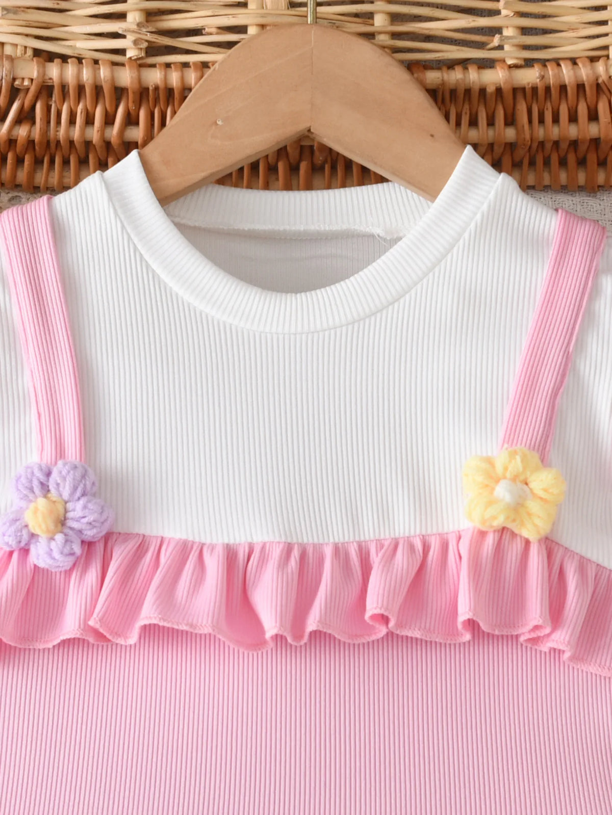 Robe fille rose à fleurs en relief – CLEVI Paris