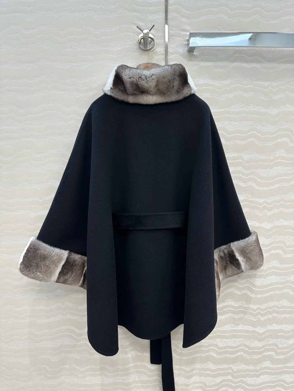 Manteau cape femme en cachemire ceinturé – CLEVI Paris