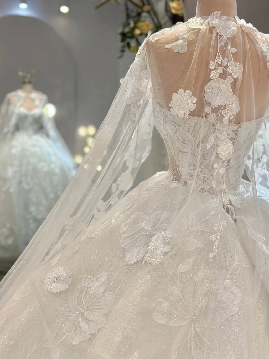 Robe de mariée princesse en dentelle ligne A – CLEVI Paris