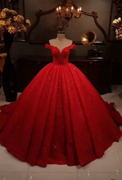 Robe de bal perlée en organza col cœur – CLEVI Paris
