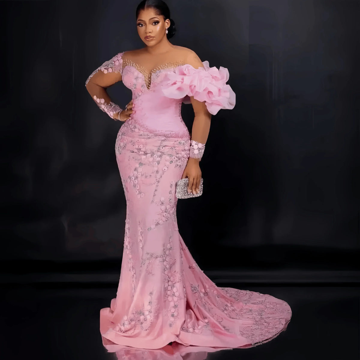 Robe sirène satinée épaules dénudées – CLEVI Paris