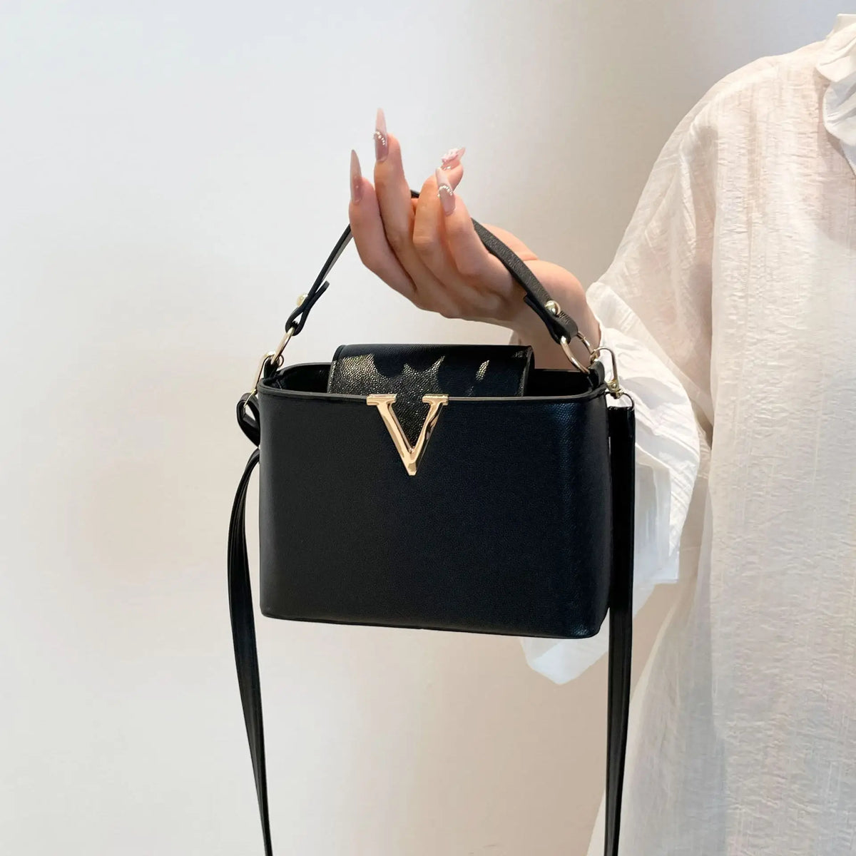 Sac Seau Femme Cuir PU Forme V Chic Bandoulière – CLEVI Paris