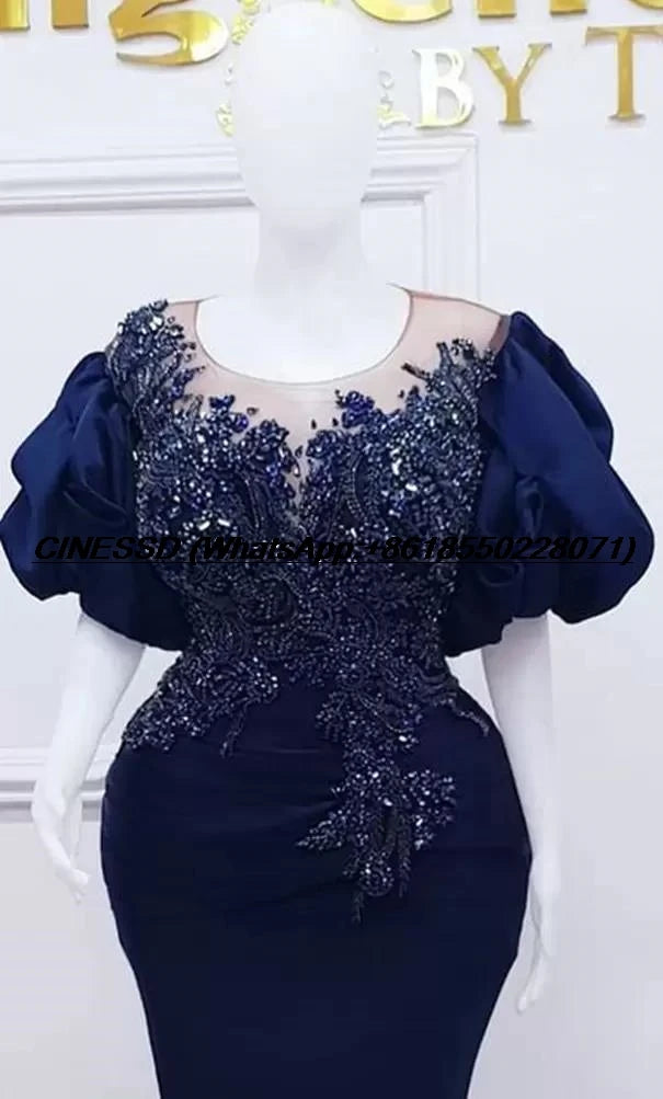 Robe de bal sirène satinée à appliques – CLEVI Paris