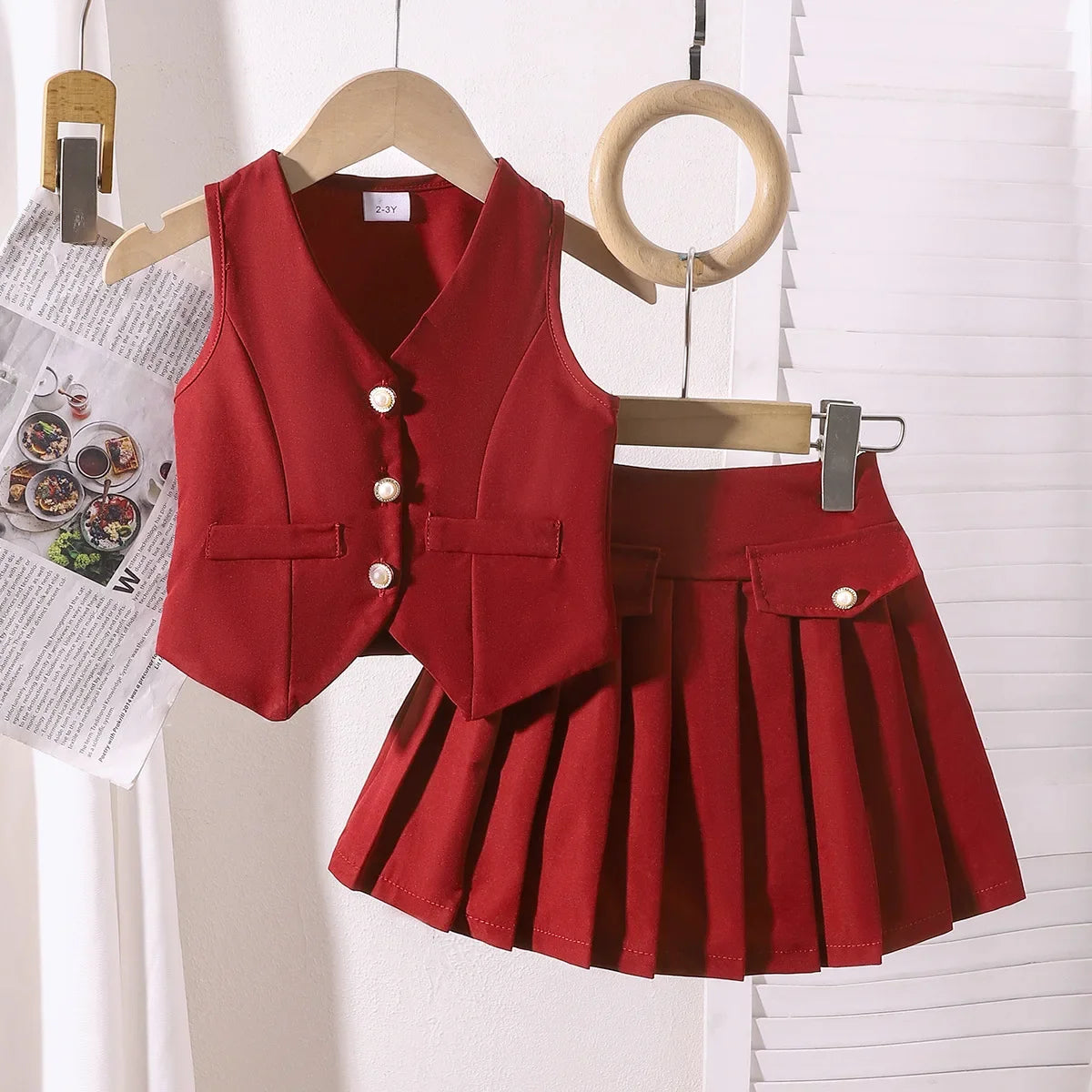 Ensemble fille gilet col V et jupe plissée – CLEVI Paris