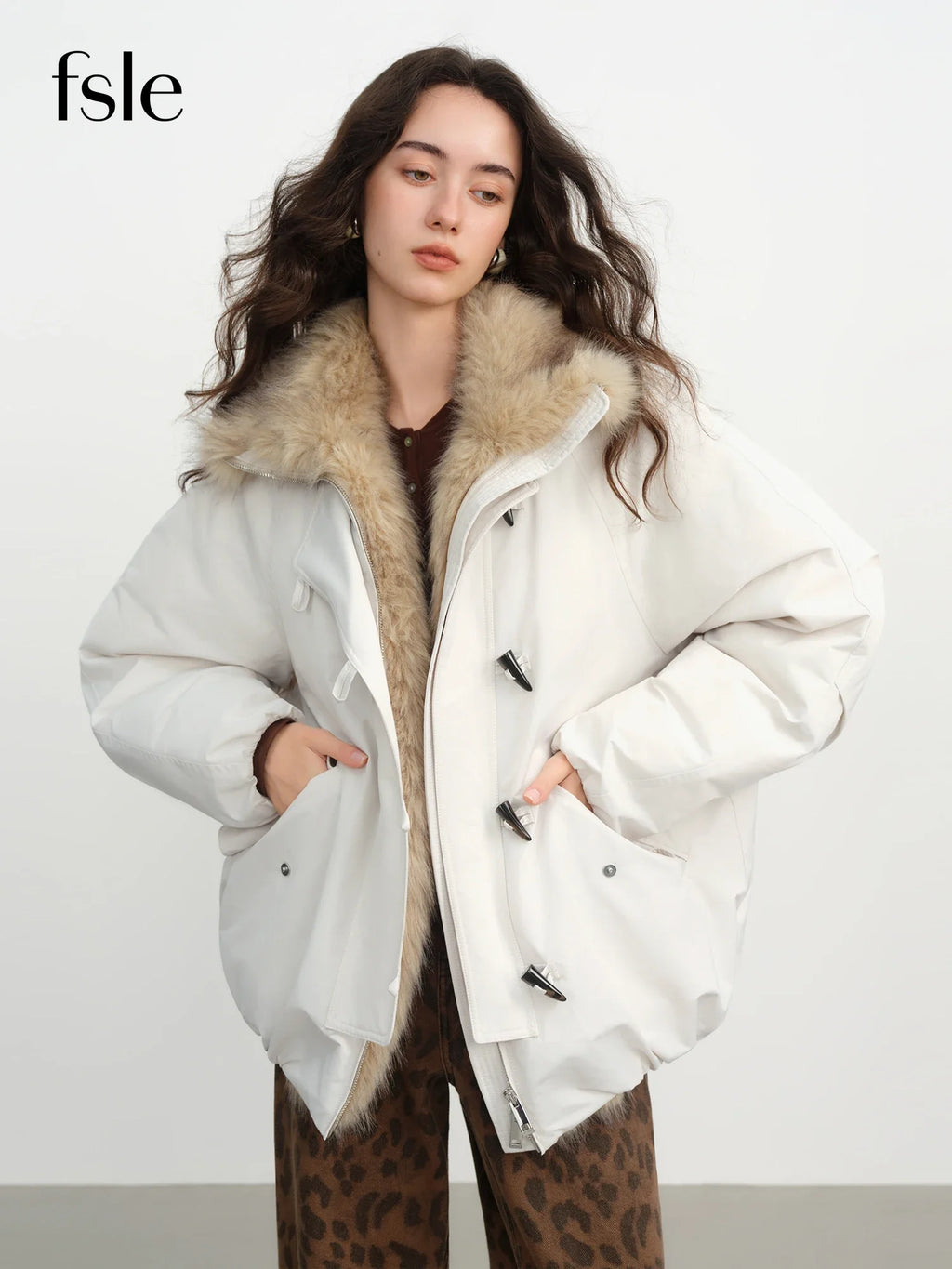 Veste femme ample en duvet à col duveteux FSLE – CLEVI Paris