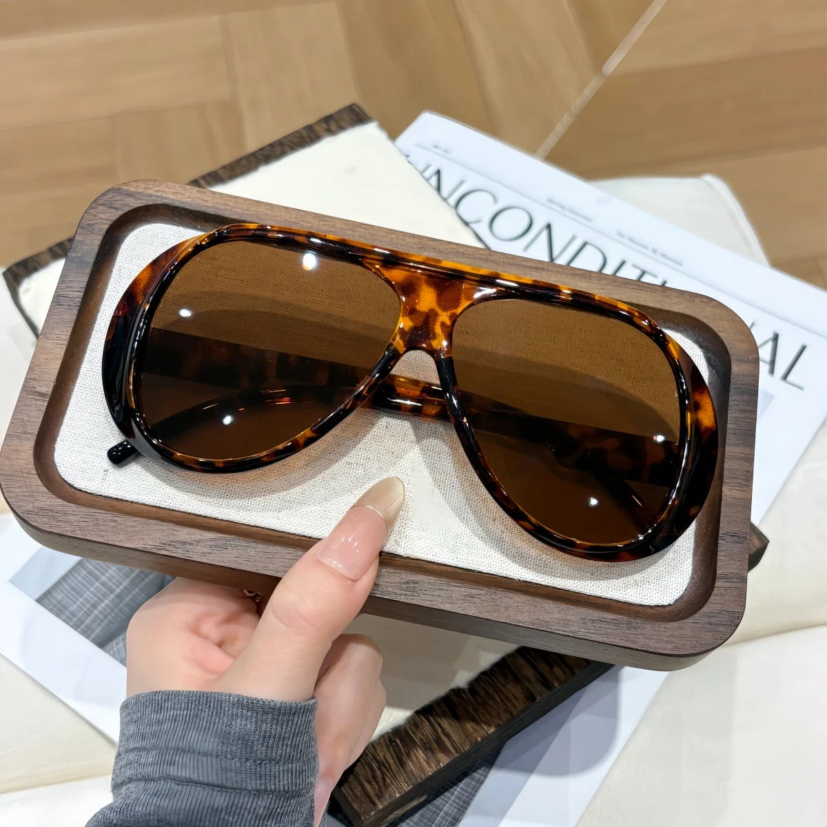 Lunettes de Soleil Rétro Forme Originale Polycarbonate UV400 Été Unisexe – CLEVI Paris