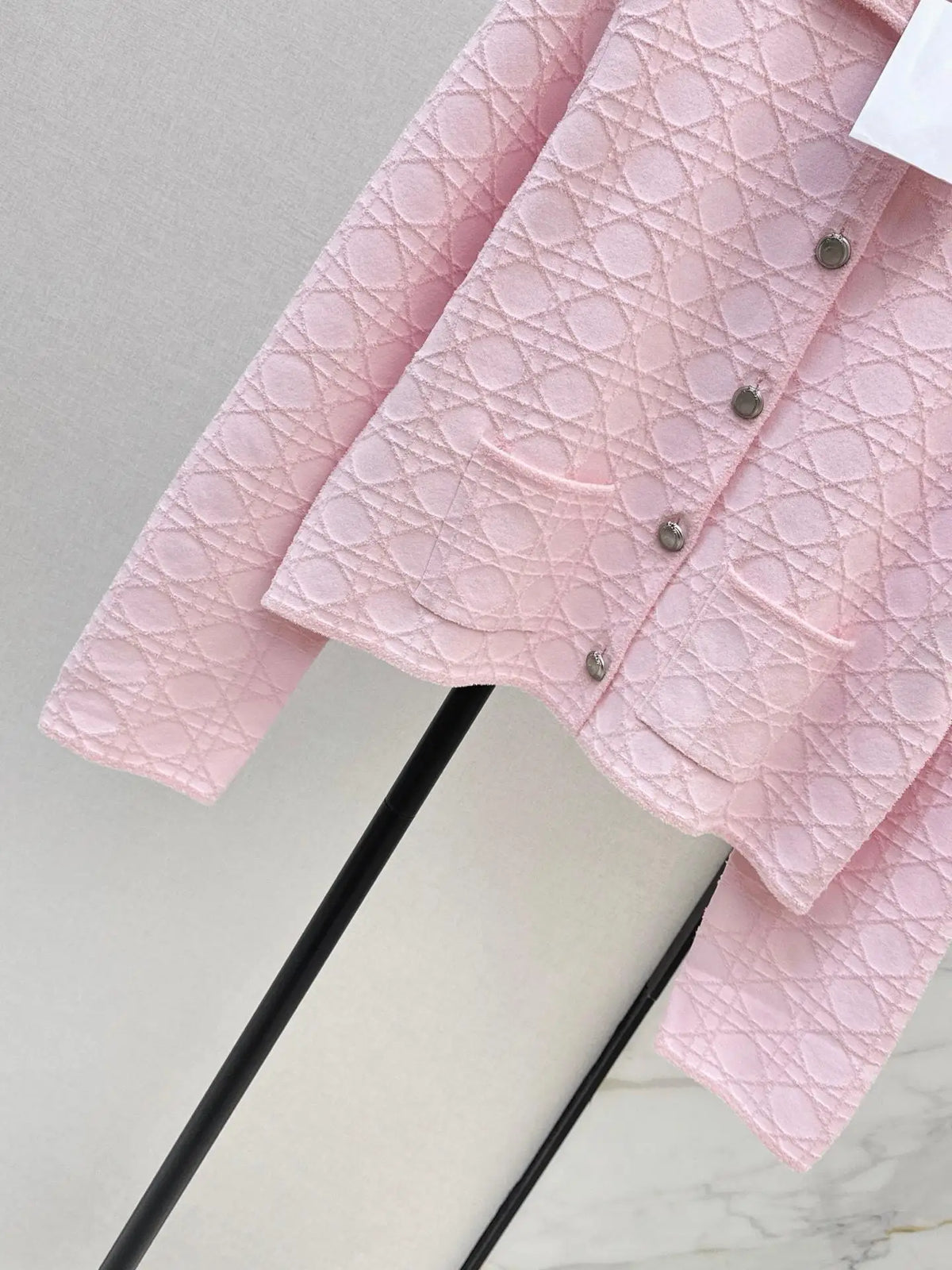 Cardigan femme rose à losanges en relief – CLEVI Paris