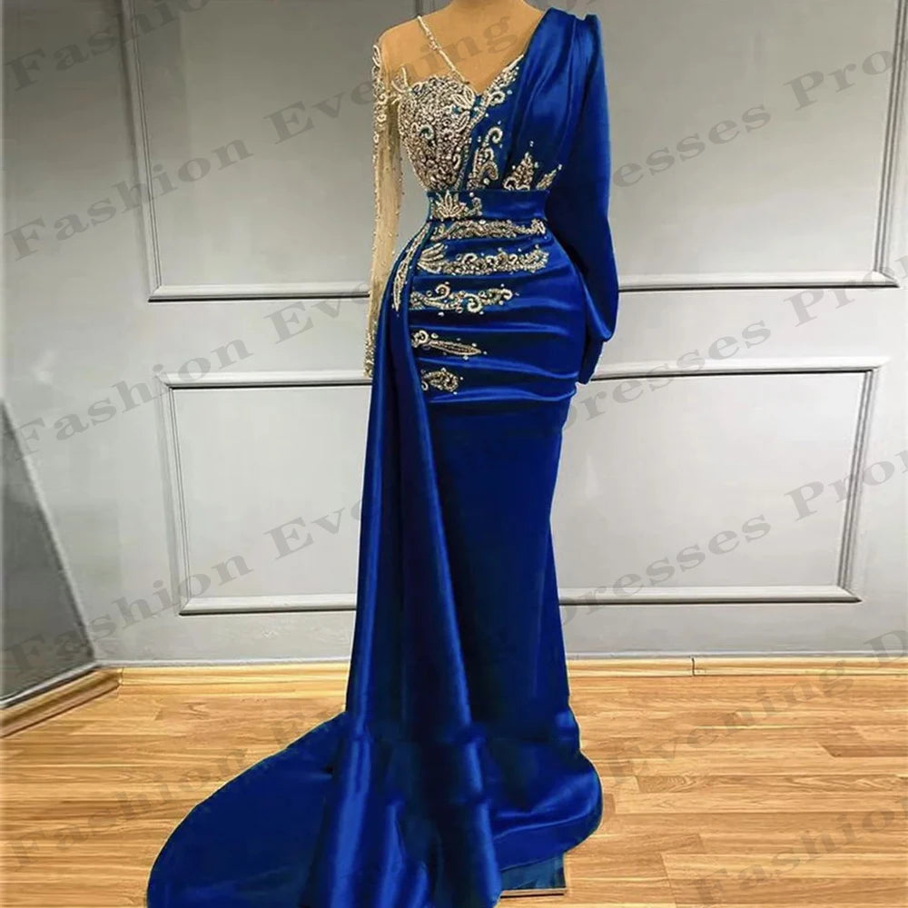 Robe de soirée sirène en satin à dentelle – CLEVI Paris