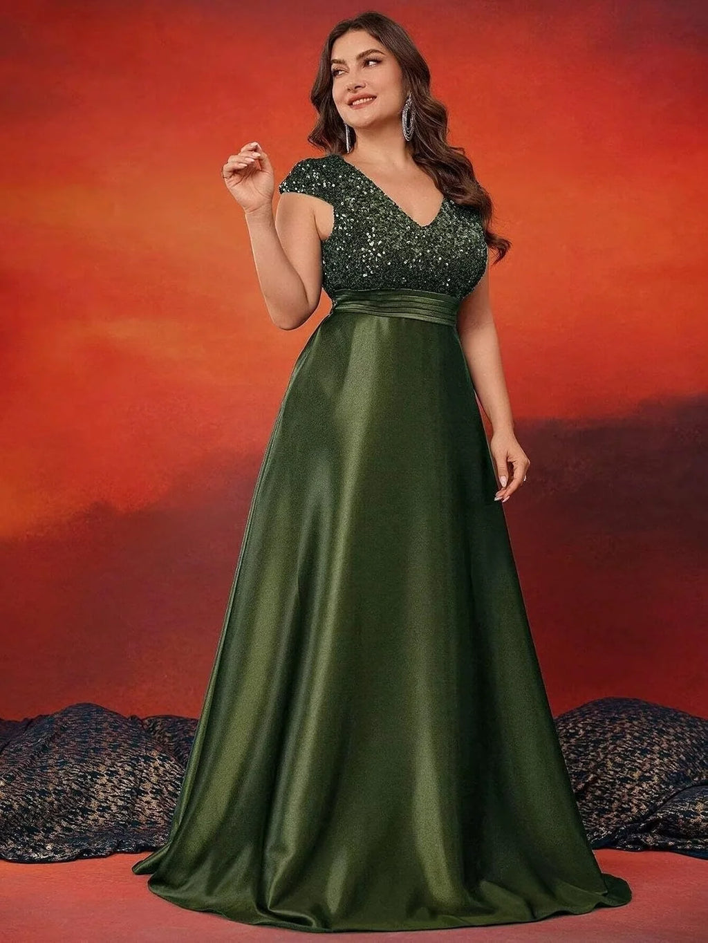 Robe longue satinée pailletée manches courtes – CLEVI Paris