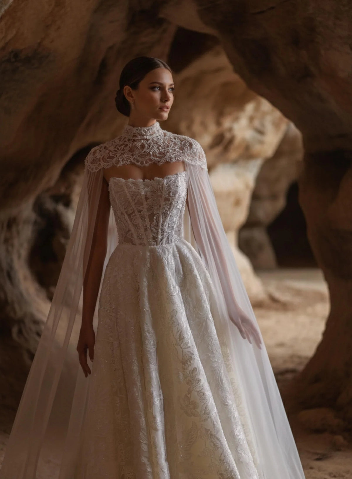 Robe de mariée en dentelle à corset ajusté – CLEVI Paris