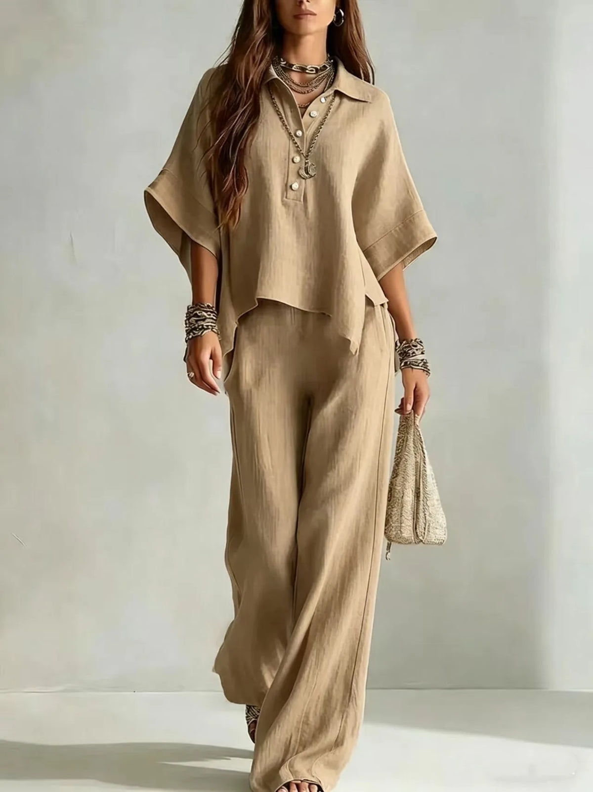 Ensemble femme haut col V et pantalon large – CLEVI Paris