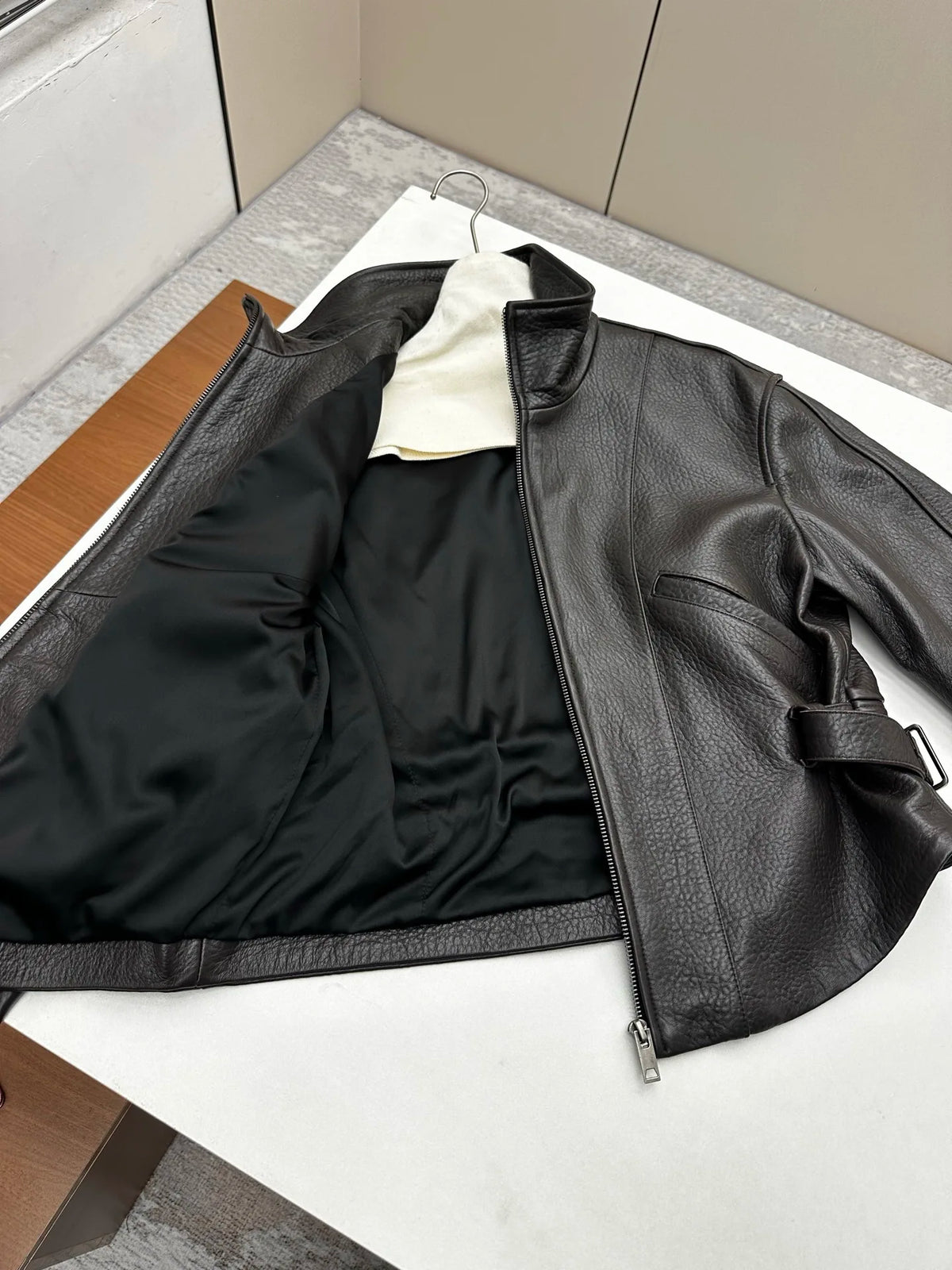 Veste biker femme en cuir de mouton ceinturée – CLEVI Paris