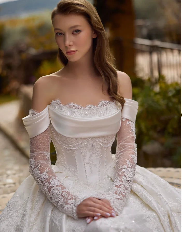 Robe de mariée ligne A en dentelle perlée – CLEVI Paris