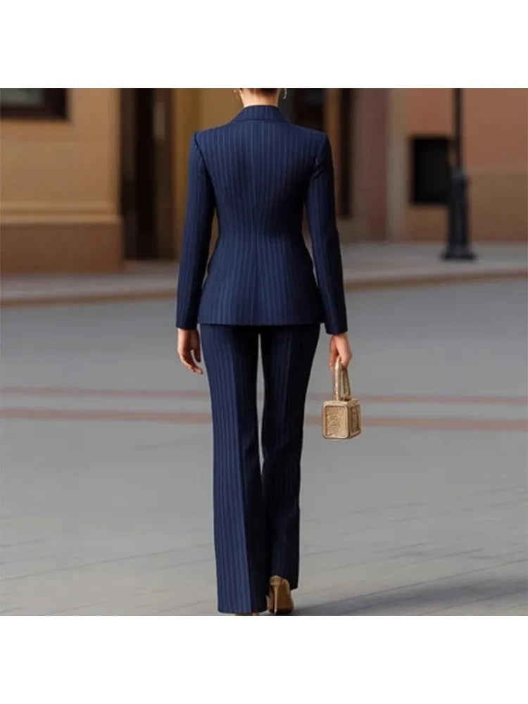 Tailleur femme rayé blazer et pantalon – CLEVI Paris