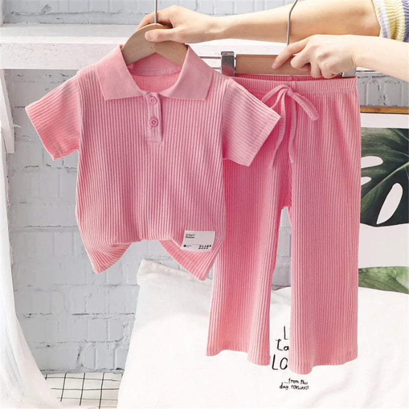 Ensemble fille polo et pantalon d’été – CLEVI Paris