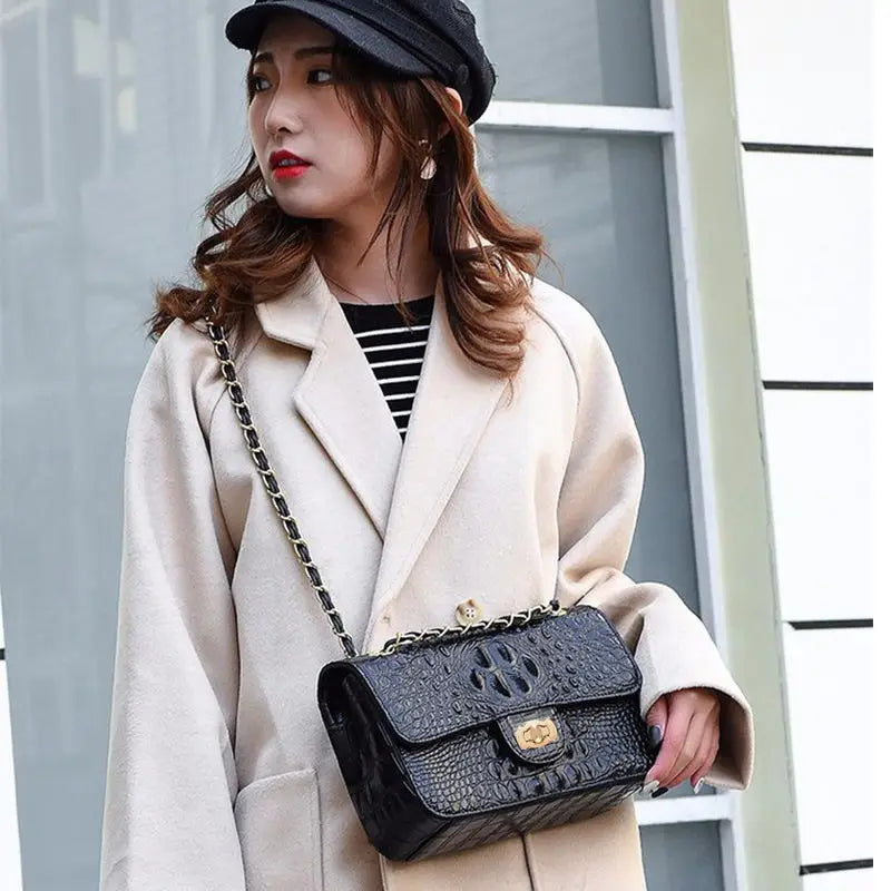 Sac Bandoulière Chaîne Motif Crocodile Vintage Femme 550g – CLEVI Paris