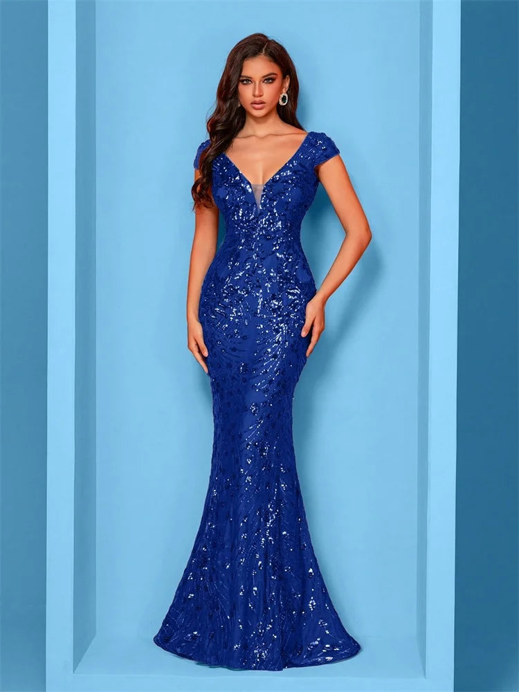 Robe de soirée sirène brodée col V – CLEVI Paris