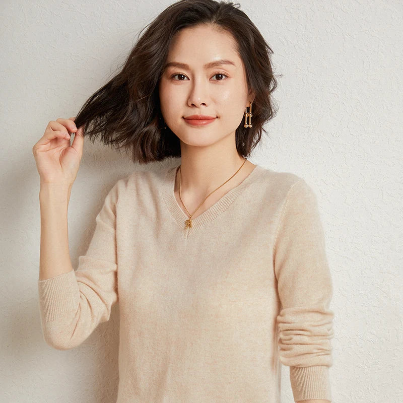 Pull femme en cachemire à col V – CLEVI Paris