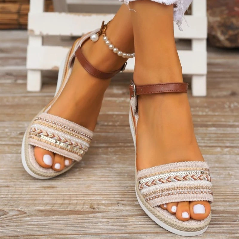 Sandales femme tressées à talon compensé – CLEVI Paris
