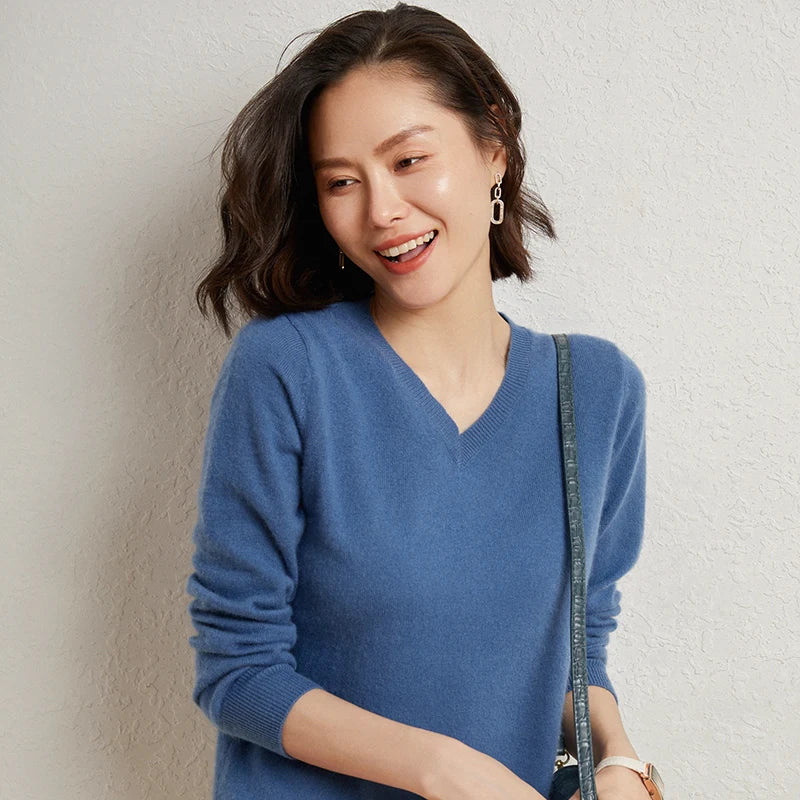 Pull femme en cachemire à col V – CLEVI Paris