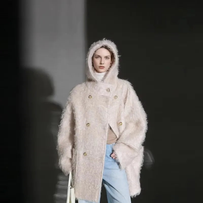 Manteau femme texturé à capuche et boutonnage – CLEVI Paris