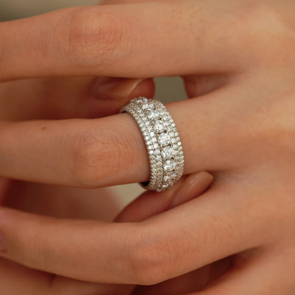 Bague Cocktail Triple Rang Moissanite Pavé – CLEVI Paris