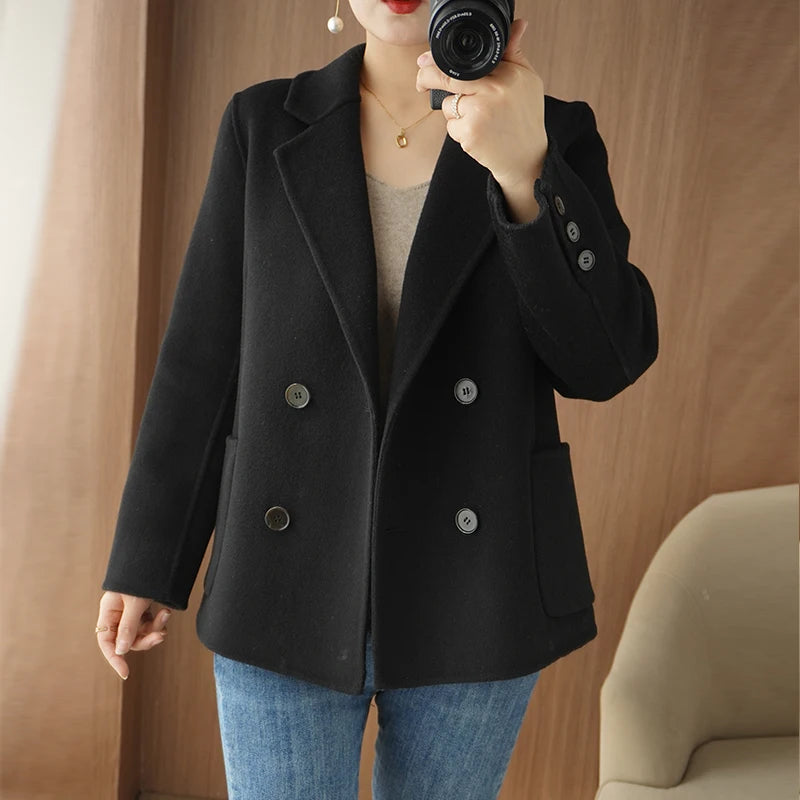 Manteau court femme en laine à double boutonnage – CLEVI Paris