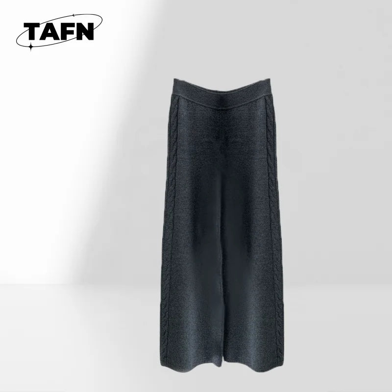 Ensemble 2 Pièces Femme TAFN – Haut Col Rond Manches Longues + Pantalon Large Mi-Mollet Carreaux – Coton/Soie – S à L – CLEVI Paris