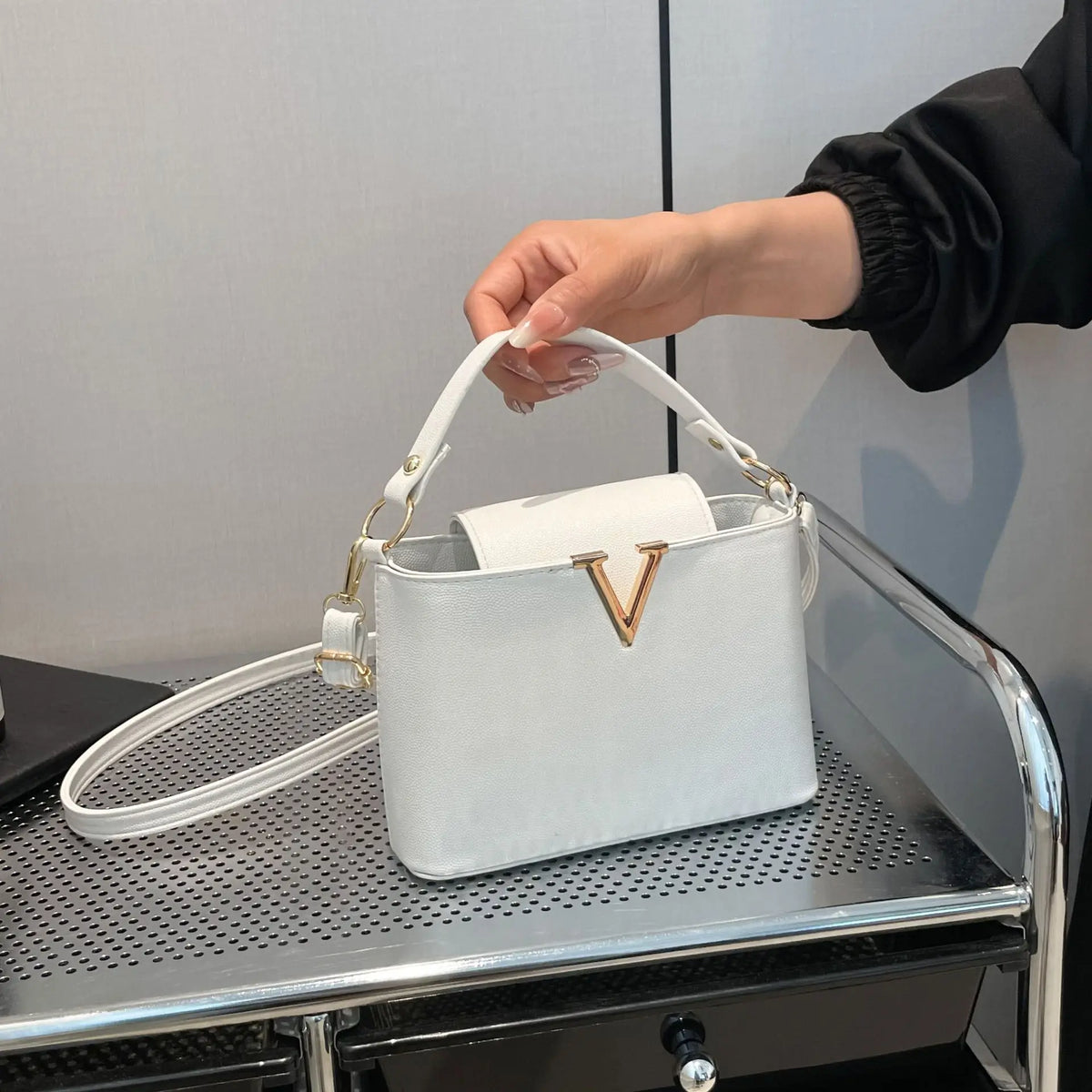 Sac Seau Femme Cuir PU Forme V Chic Bandoulière – CLEVI Paris