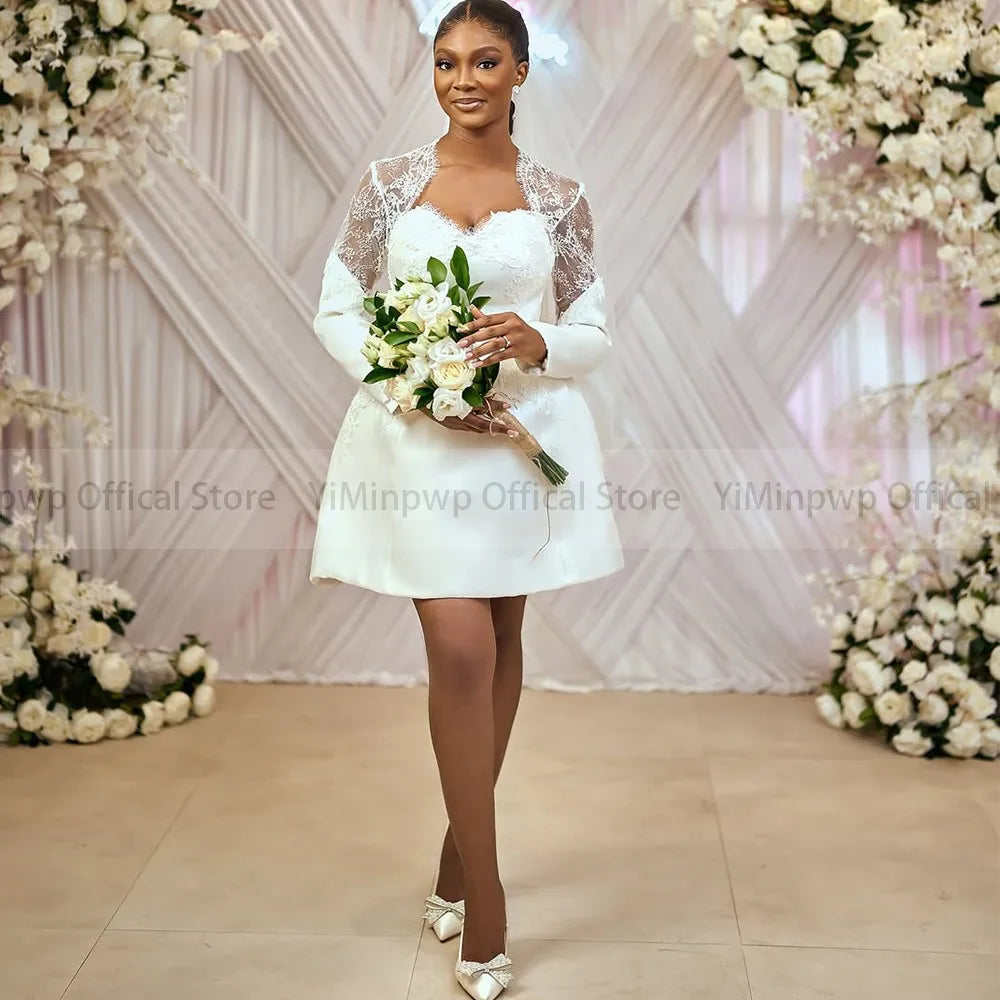 Robe de mariée courte décolleté cœur dentelle – CLEVI Paris