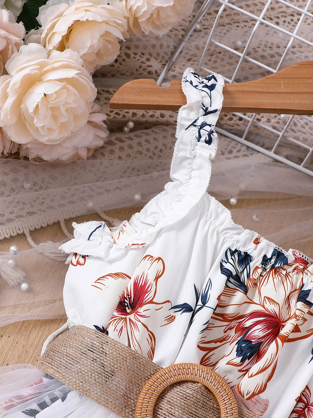 Robe fille fleurie à bretelles et ceinture – CLEVI Paris