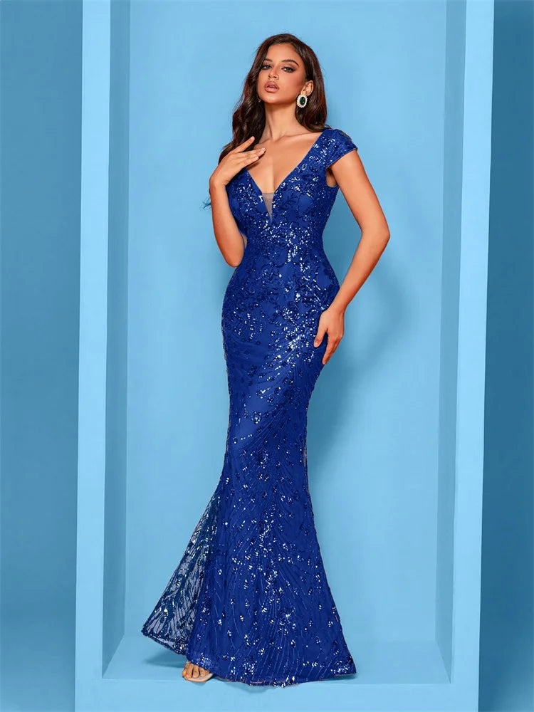 Robe de soirée sirène brodée col V – CLEVI Paris