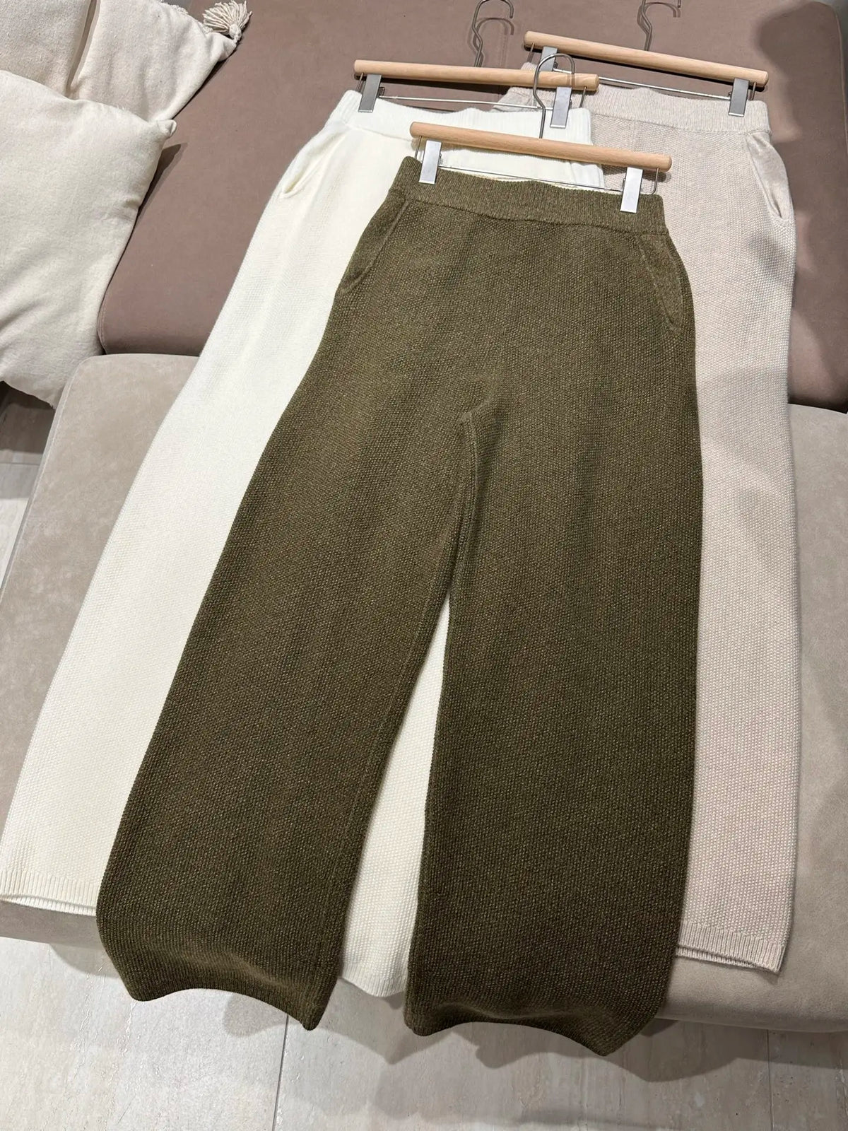 Ensemble femme en maille, gilet zippé et pantalon – CLEVI Paris
