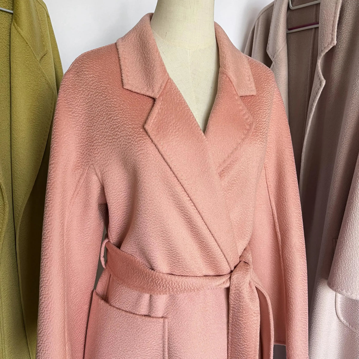 Manteau long femme en laine à revers – CLEVI Paris