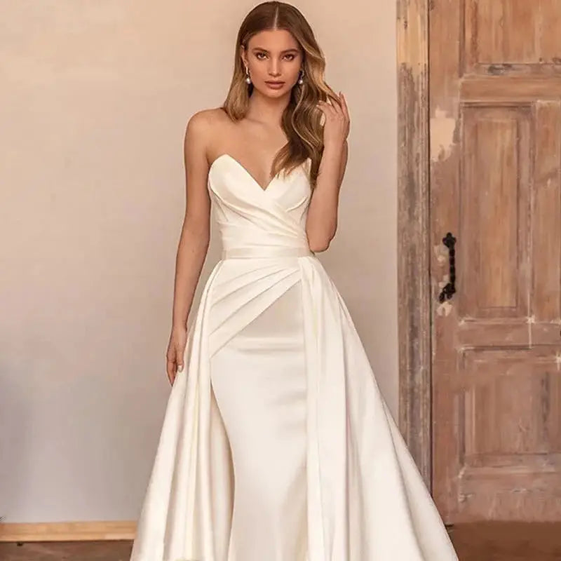 Robe de mariée sirène en satin sans manches – CLEVI Paris